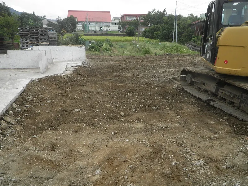 住宅と車庫と小屋の3棟（64坪）の解体後